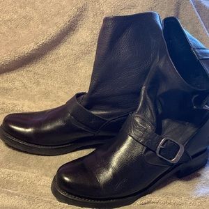 Frye Veronica short boot